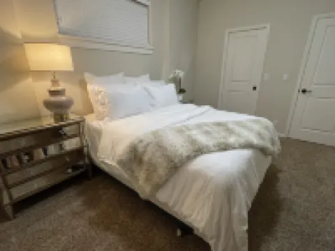 Cheerful 2 Bedroom Home in Eugene