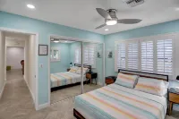 Breeze Garden Mid-Century Modern Apartment