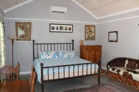 La Casita Azul at Amelia’s Casitas- Beautiful Country Setting Close to Town