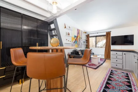 Vibrant Central Studio in Telluride