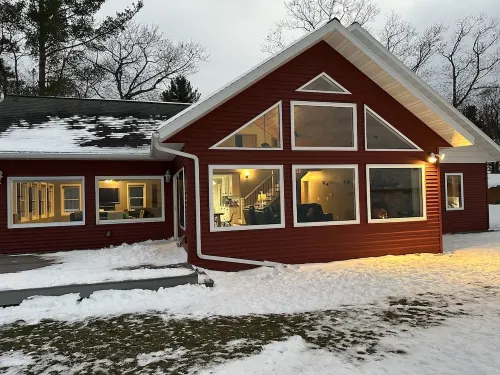 Winter Escape on Big Bay, Lake Superior - 40 minutes to Marquette