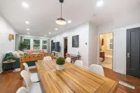 Spacious 5-bedroom house with movie room, game room and more!
