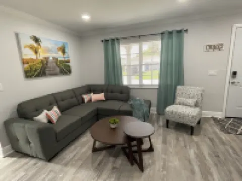 Paradise Palms Beach house with HEATED POOL🏖🌅🐬