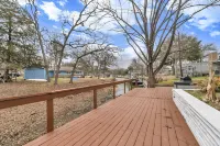 New!!! Entire beautiful lake house on a quiet cove