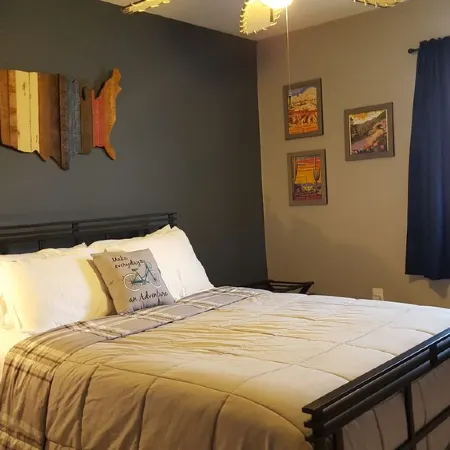 Full House Just Steps Away from Missouri River, Katy Trail, Shopping & More!