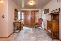 Oceanfront beach house with direct beach access In the desired Roads End area