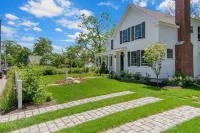 Cape Porpoise village with harbor views.  Walk to shops and restaurants.