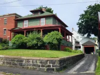 Perfect cozy home to relax.