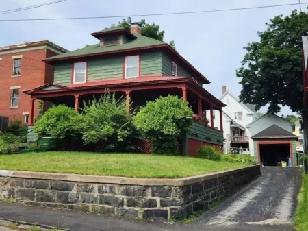 Perfect cozy home to relax.