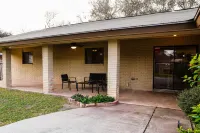 The Arches Hotels near Town & Country Shopping Center