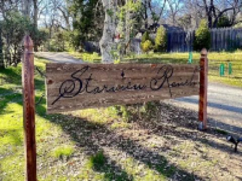 Newly remodeled ranch bunkhouse, just 35 min from Kings Canyon