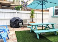 Barefoot Backhouse Beach Studio W/ Outdoor Patio & Air Conditioning
