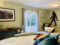 Peaceful Forest Cottage with Hot Tub  Near Beach+Twin Rocks  Family&Pet Friendly