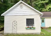 One Mile from Downtown Harbor Springs, Close to Ski Hills and Snowmobile Trails Hotels in West Traverse Township