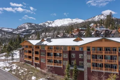 3 BR 2 BA Ski-in & Ski-out, 50 steps to ski run, unbelievable location!