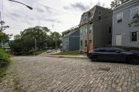 Family & Friends Stay- Free Parking, Wifi, Fully Functional Kitchen - Bungalow