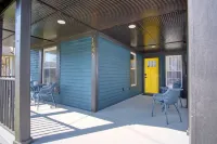 Huge Downtown 4bd/2 Bath Home! Hotels near Garfield Park Conservatory