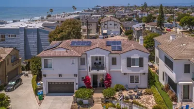 Astonishing Oceanfront beach house with Jacuzzi & Ocean Views  & … Lemon Trees