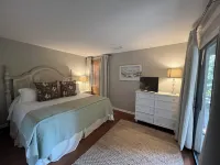 2BR 2BA Oceanwoods Cottage, Short Walk to the Beach and Park