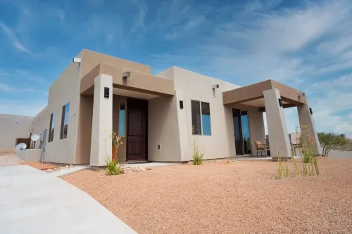 Scenic Mountain Retreat: Tranquil 2BR Private Casita - Wifi