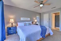 Lakeside Treetop Cottage: Boat Dock & Hot Tub - Balkon