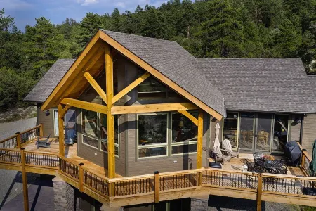 Timber Frame Home with Spectacular View of Chalk Cliffs and Canyon