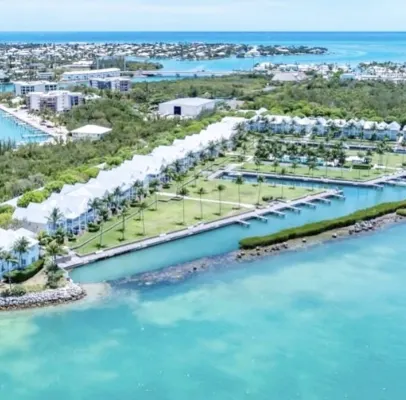 Isla Marlin 28: Palm lined luxury villa w/dockage and sunset views