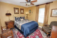 Water View Property, Pet Friendly, Golfing, Fishing, Marina, Swim, Park, Trails Hotels in Panola County
