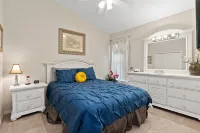 4BR/3Bath Home, pool/spa, game room, lake view. Closer to ALL ATTRACTIONS