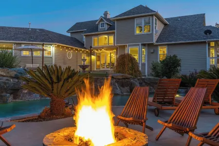 Luxury 5 Bedroom 4.5 Bath Dream Estate with Resort-like Pool In Wine Country