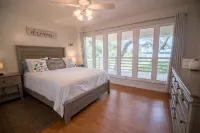 Lake House - Gorgeous Lake Views, Kayaks, Game Room, Fire Pit, Family Friendly