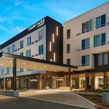 Courtyard Fresno Clovis