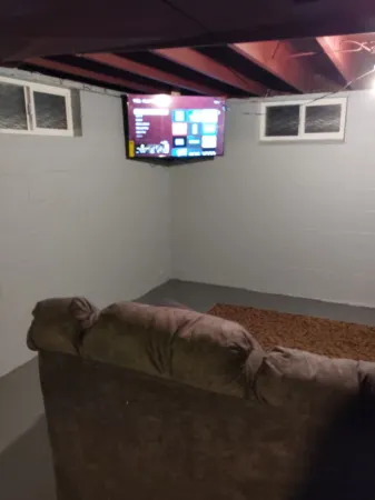 Newly renovated home 5 minutes from beach, dining and recreation