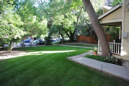 Pied-à-terre In  DOWNTOWNS BEST LOCATION