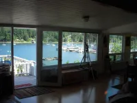 Waterfront Beachhouse: Best Harbor Location and View