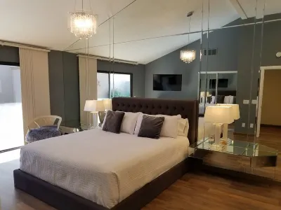 Beautiful and Cozy!!! Palm Valley Country Club Golf Course Home. Sleeps 6.