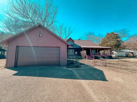 On Beautiful White River, Minutes from Sylamore Creek and Blanchard Springs