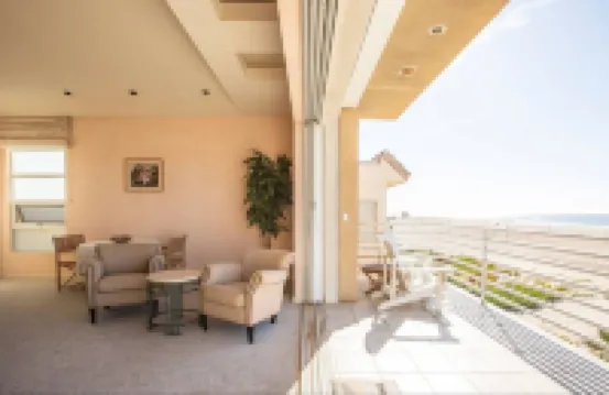 LAX Beachhouse - Luxury On The Sand and near LAX Hotels in Playa del Rey