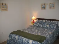 The Ballyhoo on Bean Point, 200 Feet to a Beautiful Bayside Beach and Views!