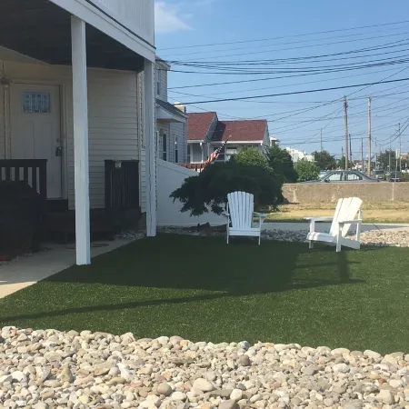 Sunny 4 Br, 2 BA Townhouse- June 30-July 4 Available