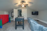 6 Bed Cloverdale Charm w/ 2 Kitchens & Large Yard