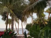 Water View Studio Near Downtown