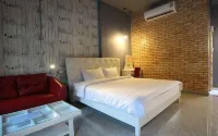 One Beat Vintage & Bistro - Resorts