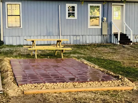 Charming 3-bedroom house in delightful Wolfe City with AC, WiFi Отели в г. Хант