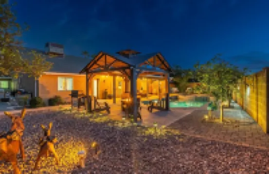 Great Location! Walk to State Farm Stadium! Heated Pool & Spa!