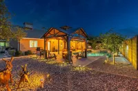 Great Location! Walk to State Farm Stadium! Free Heated Pool & Spa!