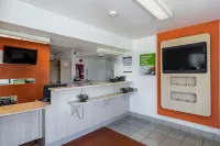 Motel 6-Bellmead, TX - Waco - Parkplatz