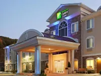 Holiday Inn Express & Suites Meriden