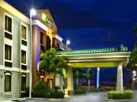 Holiday Inn Express & Suites Clewiston by IHG
