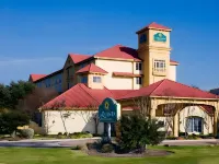 La Quinta Inn & Suites by Wyndham Austin Southwest Hotels in Barton Creek